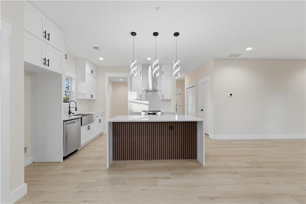 1043 McCalla Street Northeast Conyers, GA 30012 - Photo 6 of 56