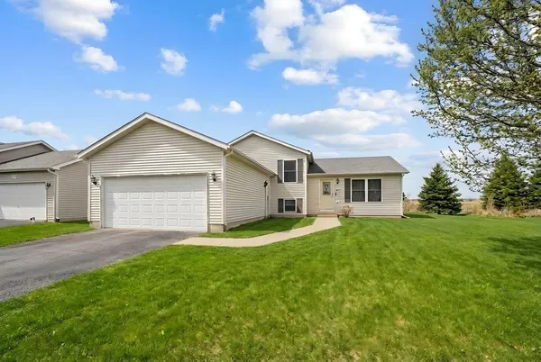 $335,000 | 424 North Aspen Drive, Cortland, IL 60112