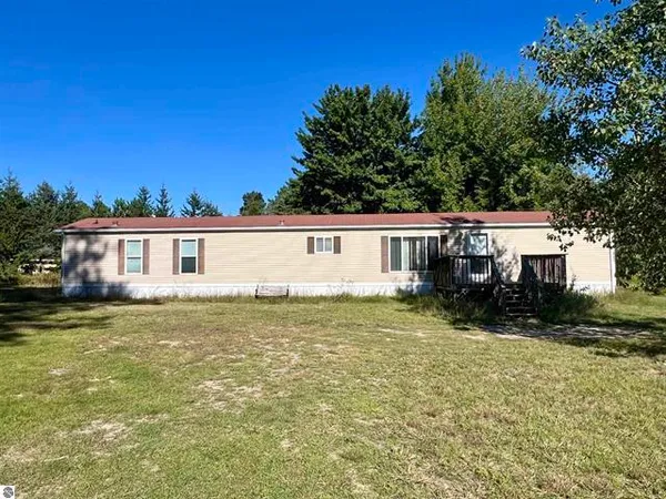 $159,900 | 1404 Taxiway Delta, Lake City, MI 49651