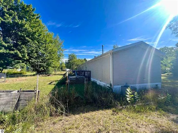 $159,900 | 1404 Taxiway Delta, Lake City, MI 49651