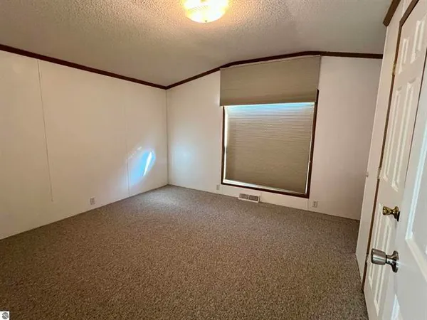 $159,900 | 1404 Taxiway Delta, Lake City, MI 49651