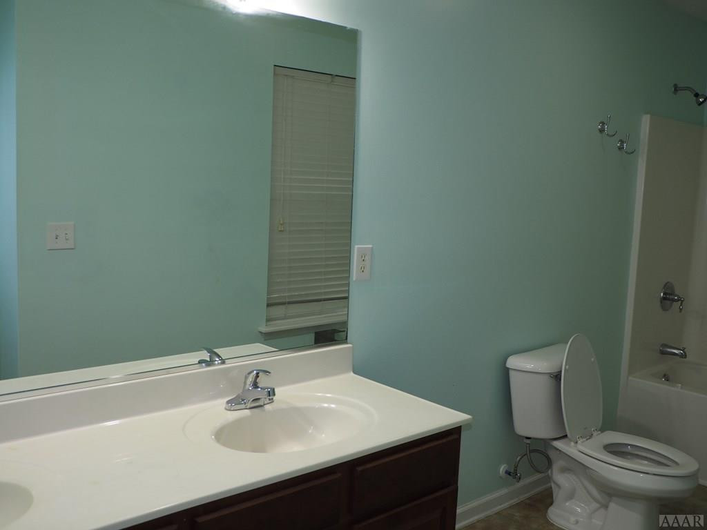 981 Scott Road Elizabeth City, NC 27909 - Photo 8 of 14 HALL BATH