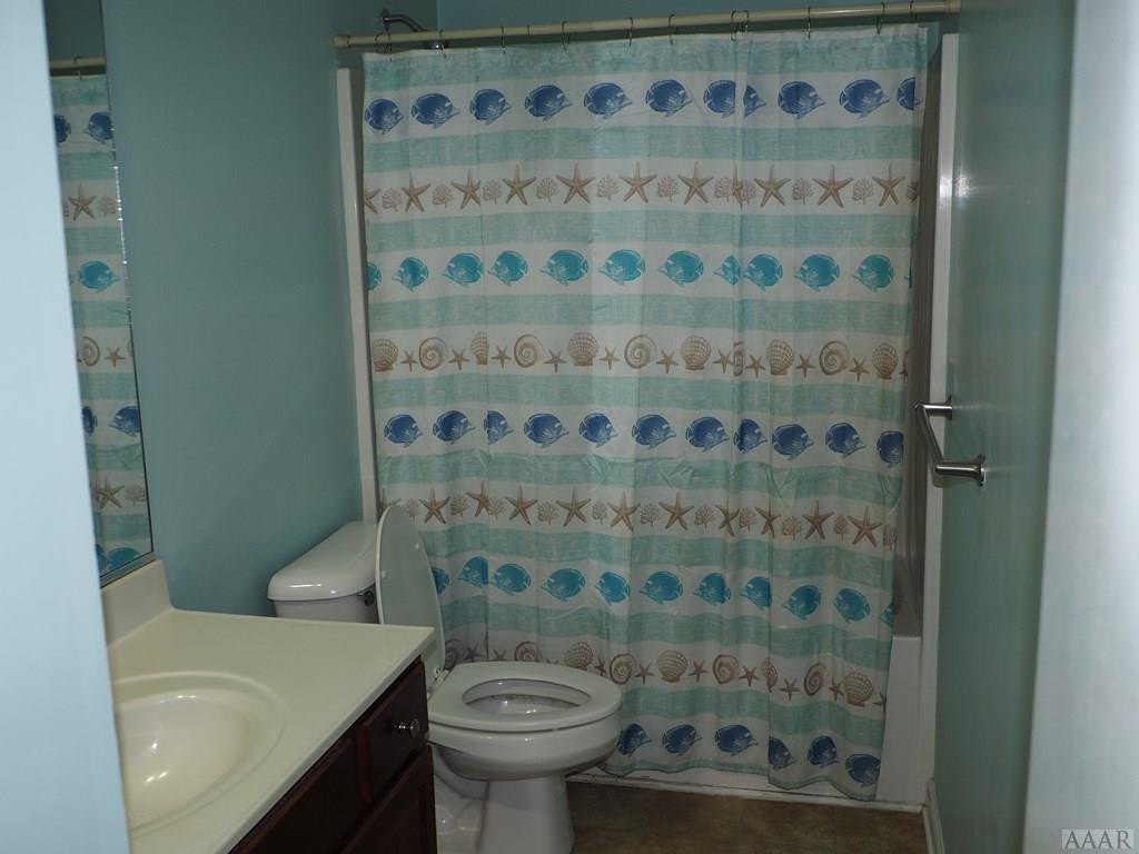 981 Scott Road Elizabeth City, NC 27909 - Photo 9 of 14 BATHROOM