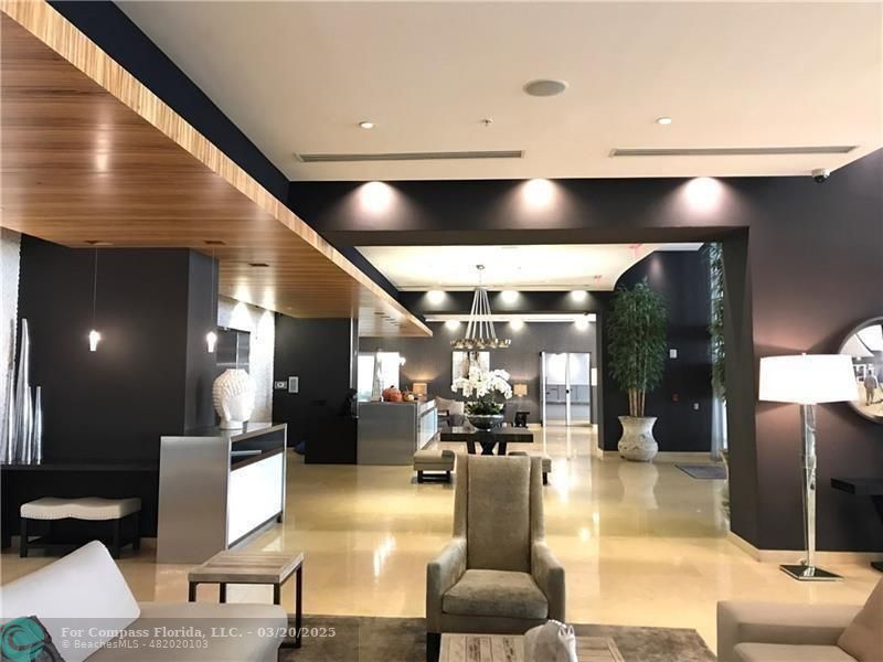 60 Southwest 13th Street, Unit 4801 Miami, FL 33130 - Photo 14 of 15