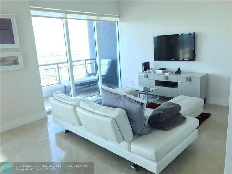 60 Southwest 13th Street, Unit 4801 Miami, FL 33130 - Photo 8 of 15