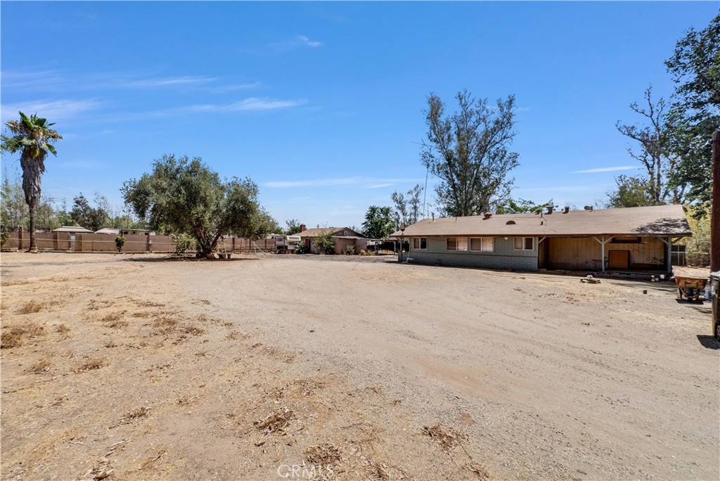 23380 Forrest Road Perris, CA 92570 - Photo 6 of 33