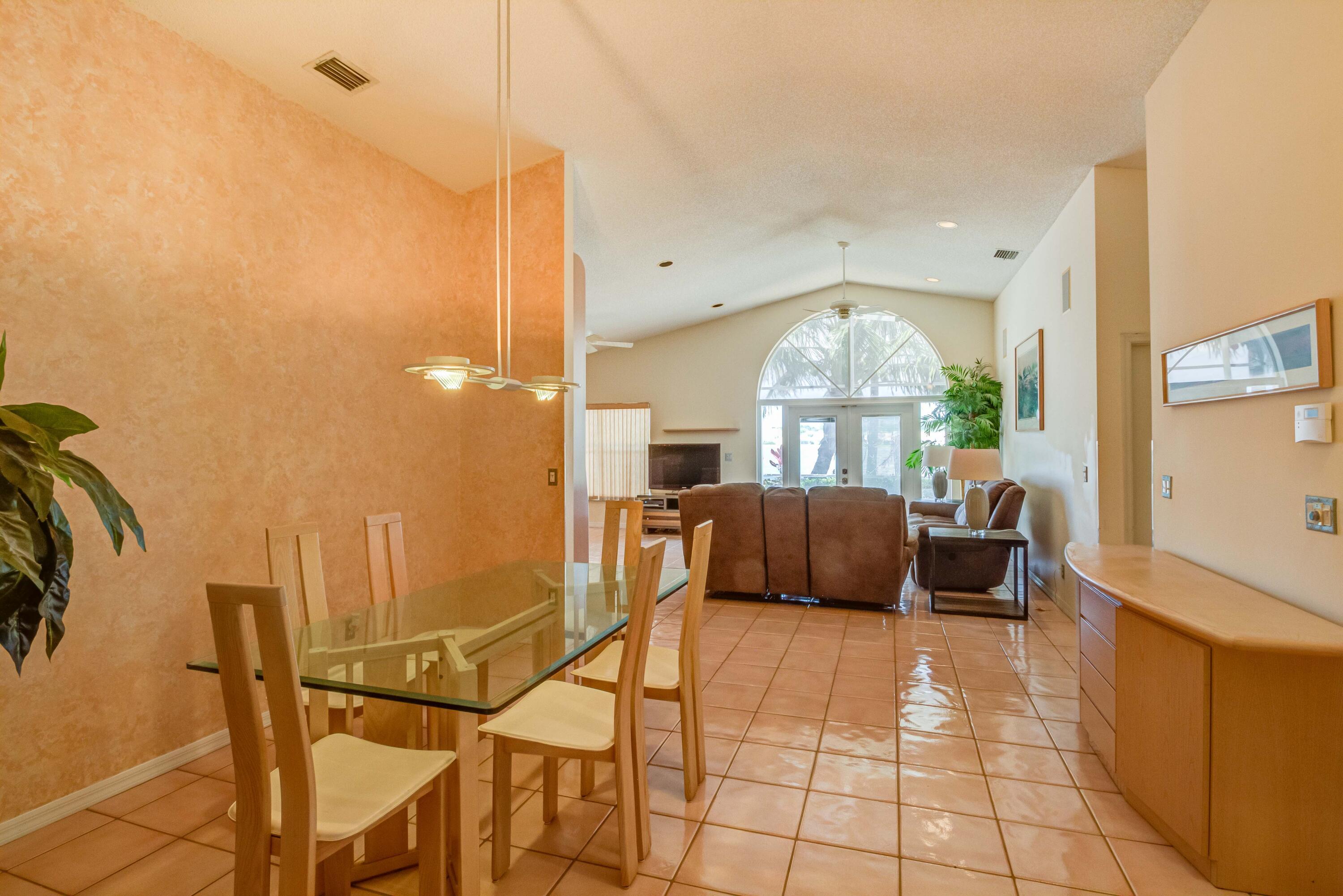 7130 Michigan Isle Road Lake Worth, FL 33467 - Photo 4 of 24 7130 Michigan Isle Rd (13 of 25)