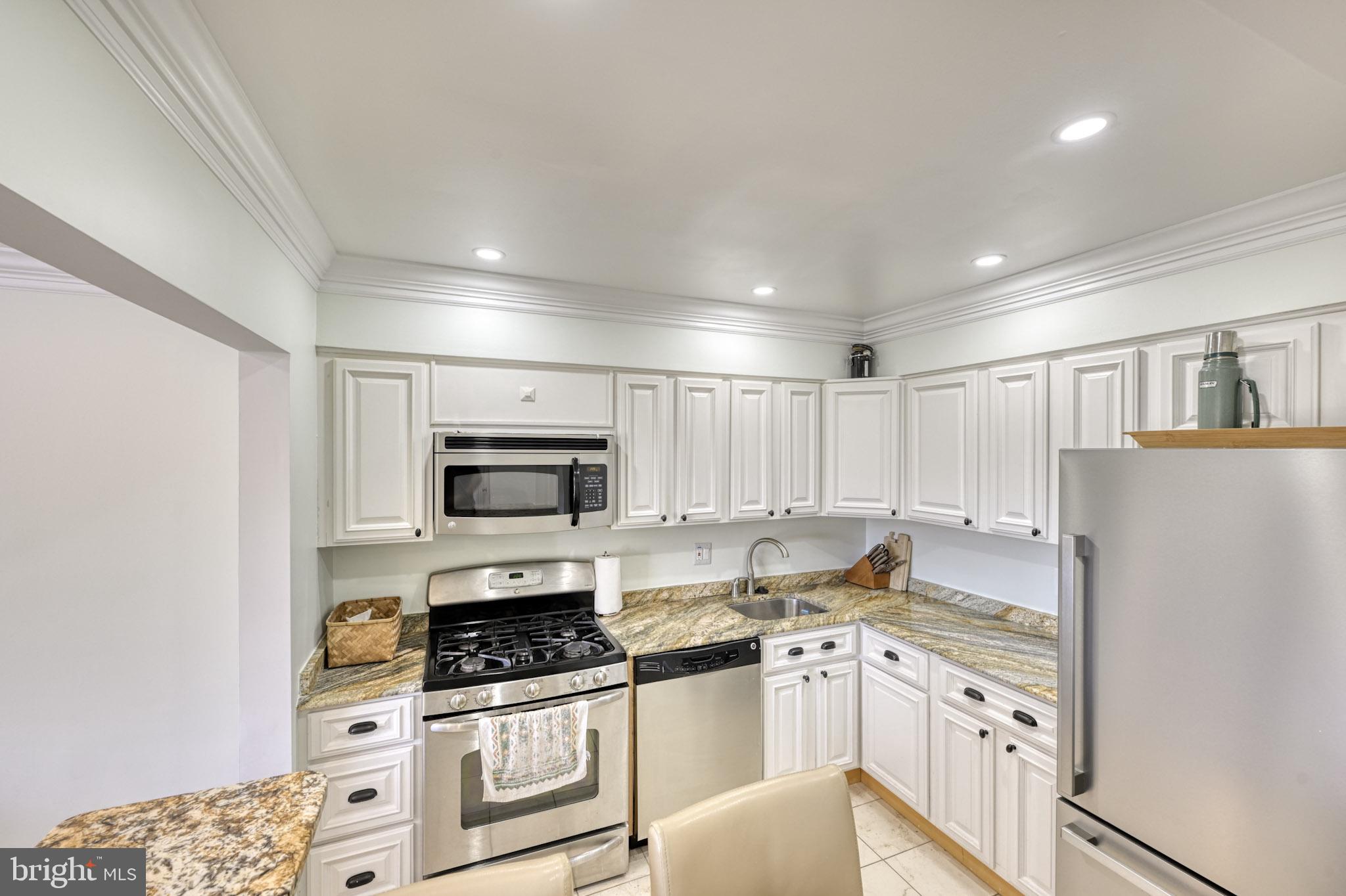 200 Cross Keys Road, Unit R44 Baltimore, MD 21210 - Photo 12 of 24