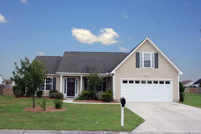 $2,300 | 7345 Walking Horse Court, Wilmington, NC 28411