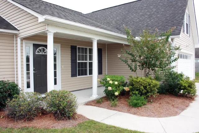 $2,300 | 7345 Walking Horse Court, Wilmington, NC 28411