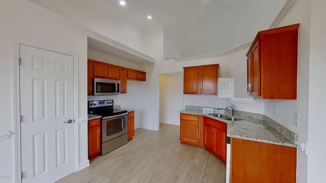 $2,300 | 7345 Walking Horse Court, Wilmington, NC 28411