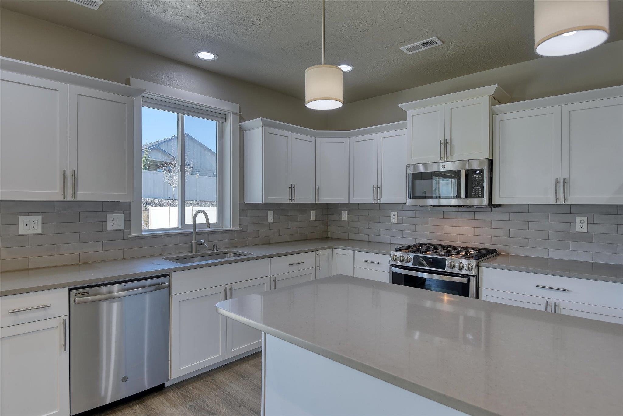 1810 Rivista Street Spokane Valley, WA 99016 - Photo 8 of 50