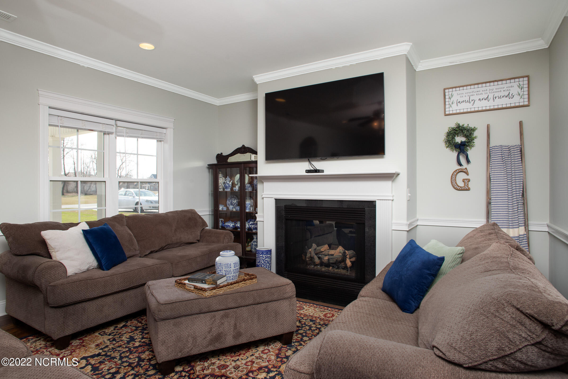 407 Antioch Lakes Road New Bern, NC 28560 - Photo 12 of 51 Living Room