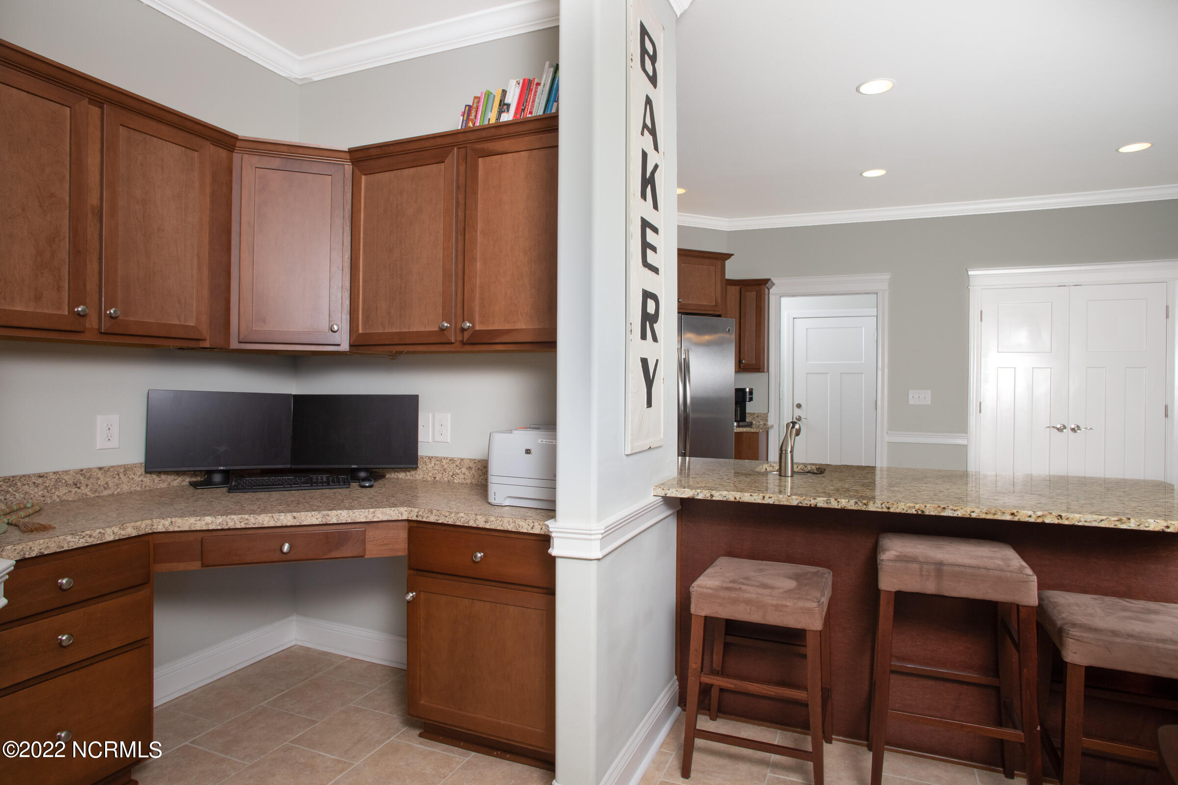 407 Antioch Lakes Road New Bern, NC 28560 - Photo 14 of 51 Corner Office / Kitchen