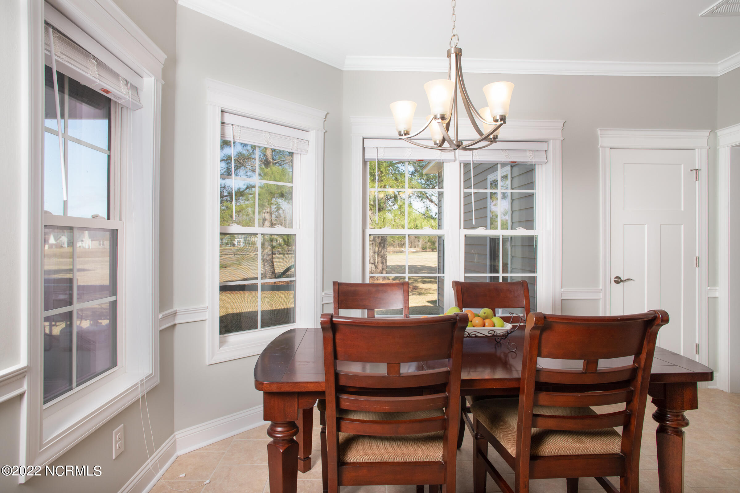 407 Antioch Lakes Road New Bern, NC 28560 - Photo 15 of 51 Breakfast Area