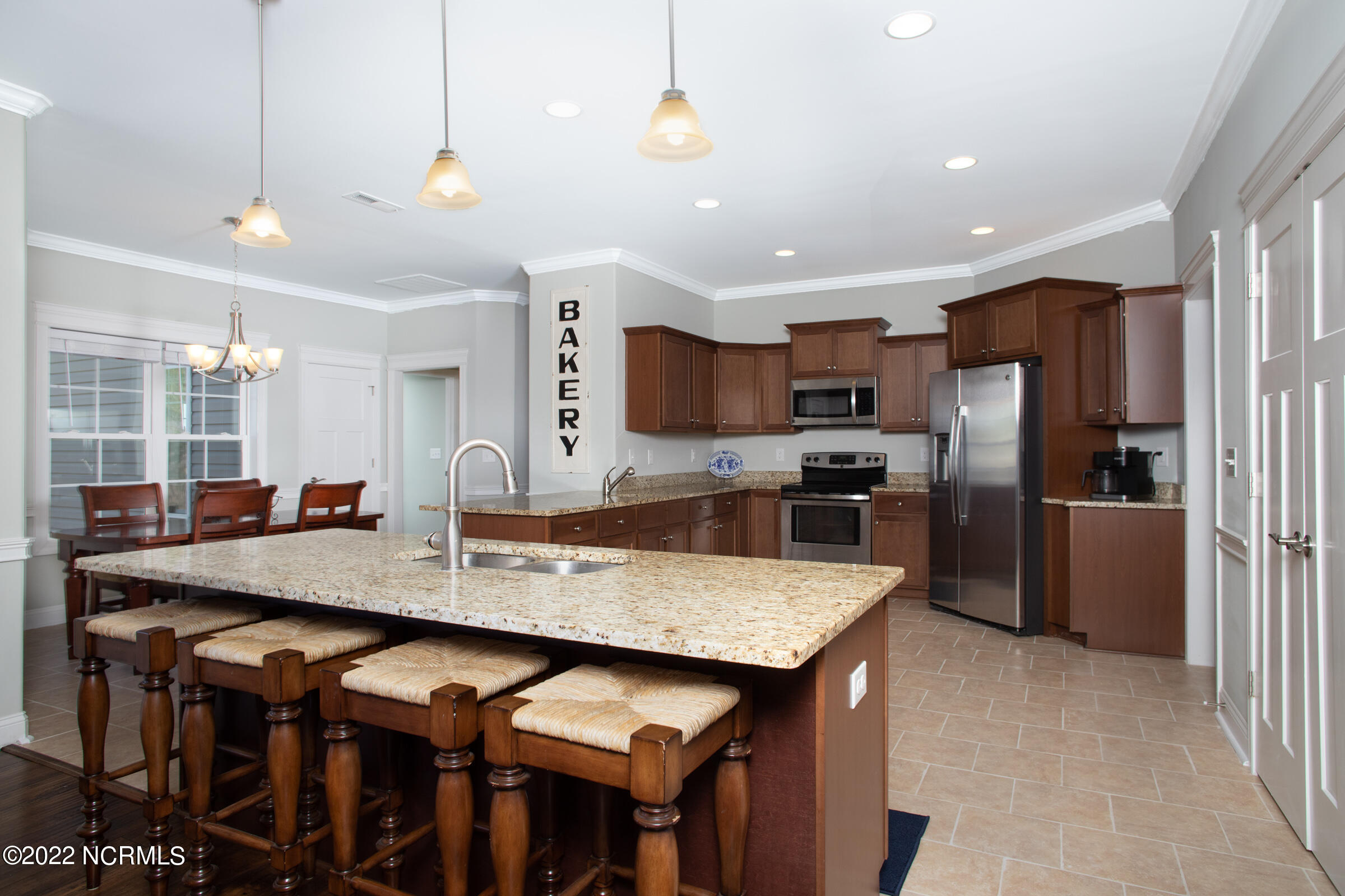 407 Antioch Lakes Road New Bern, NC 28560 - Photo 3 of 51 Kitchen