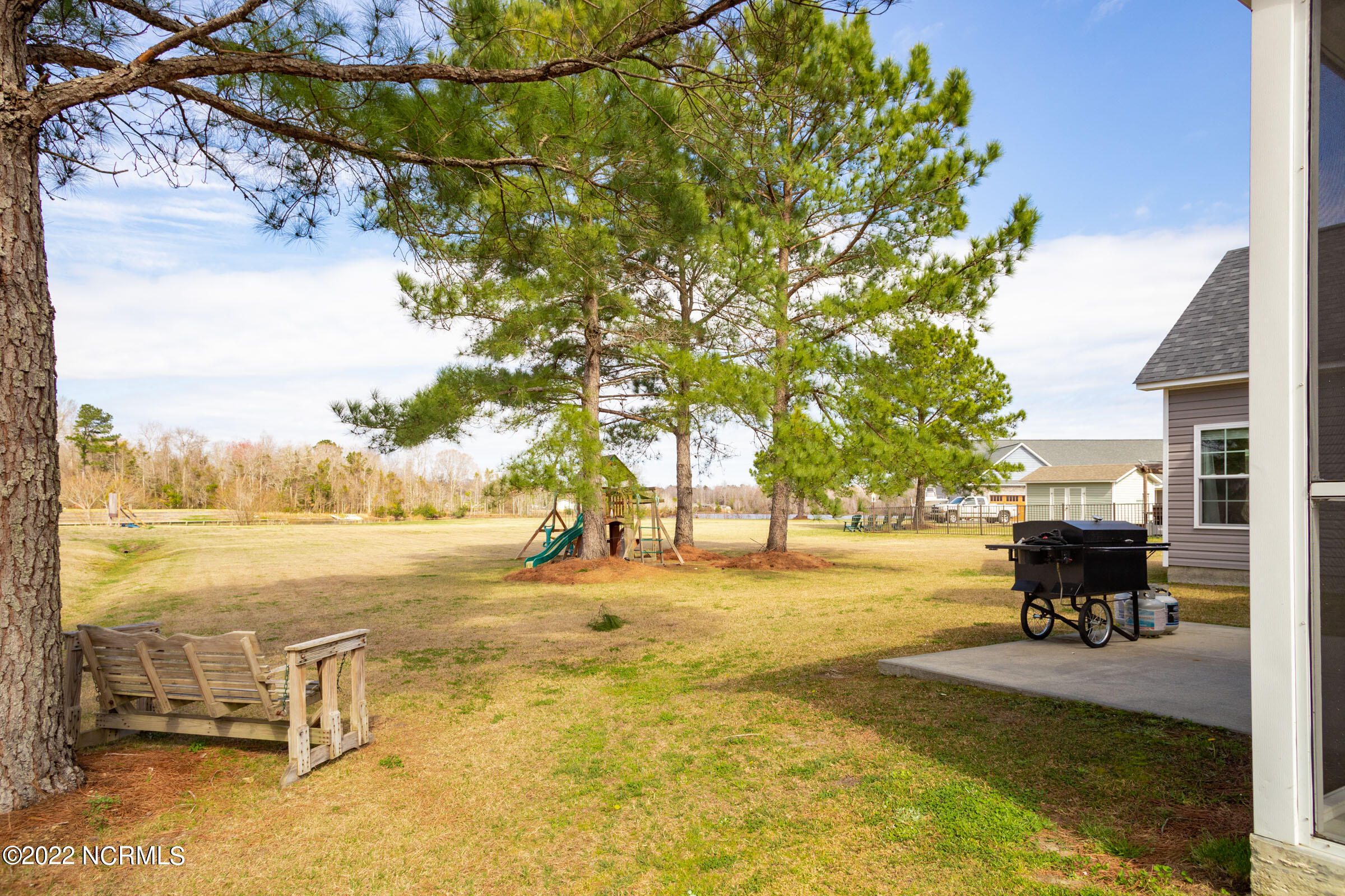 407 Antioch Lakes Road New Bern, NC 28560 - Photo 32 of 51 Rear