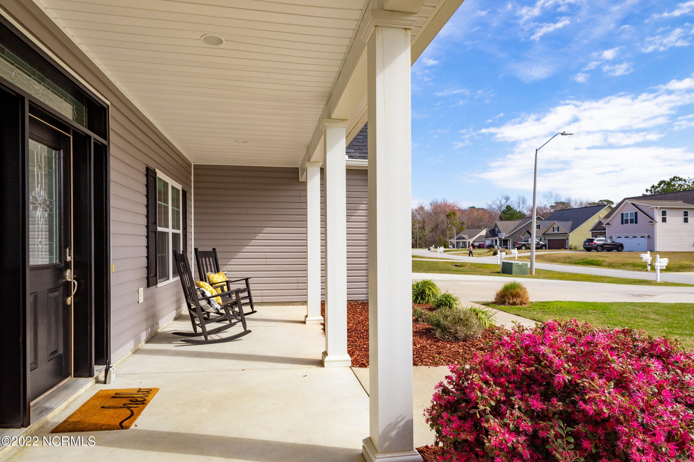 407 Antioch Lakes Road New Bern, NC 28560 - Photo 9 of 51 Front