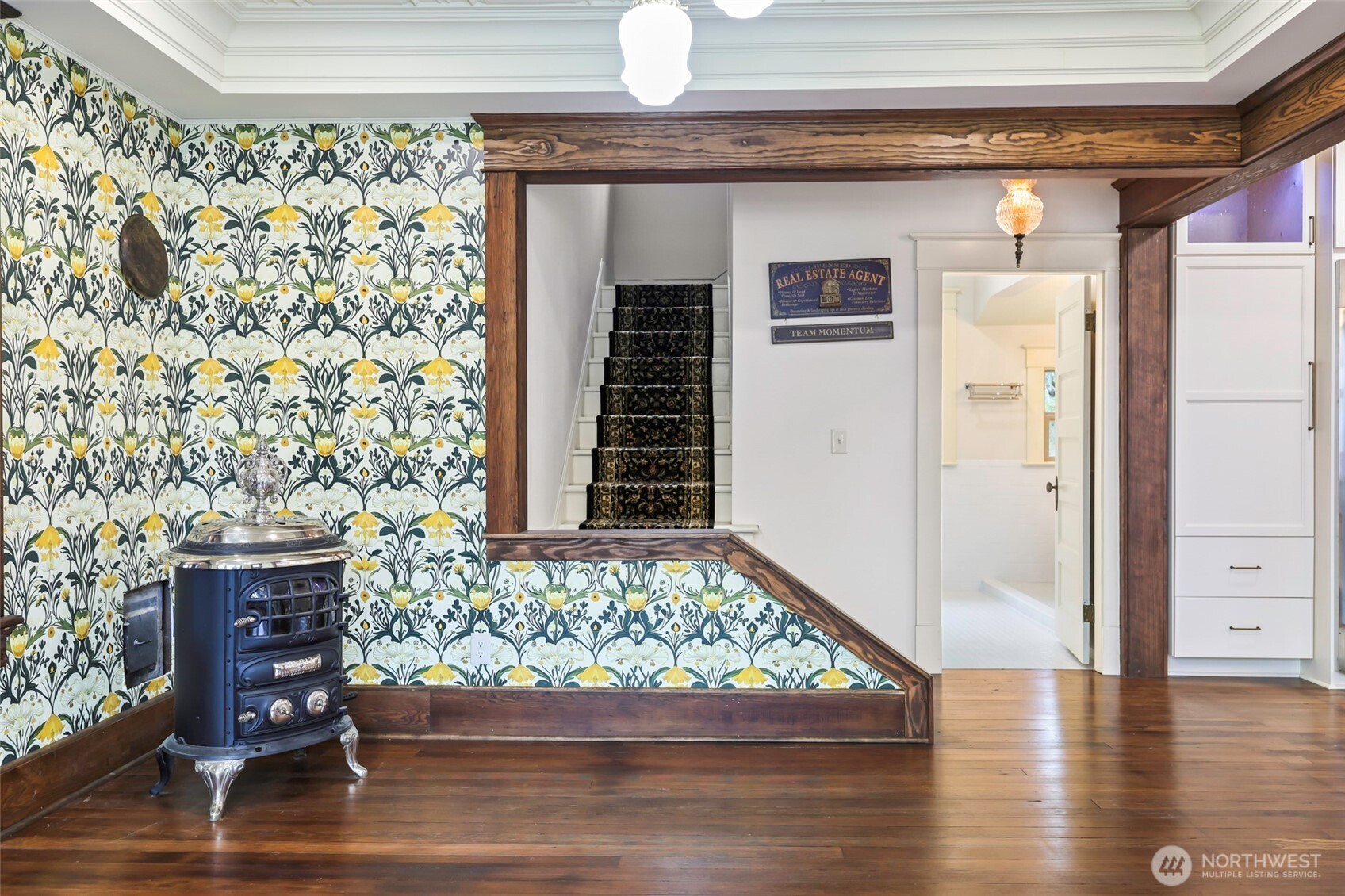 1604 Lincoln Creek Road Rochester, WA 98579 - Photo 19 of 40 a view of entryway with wooden floor