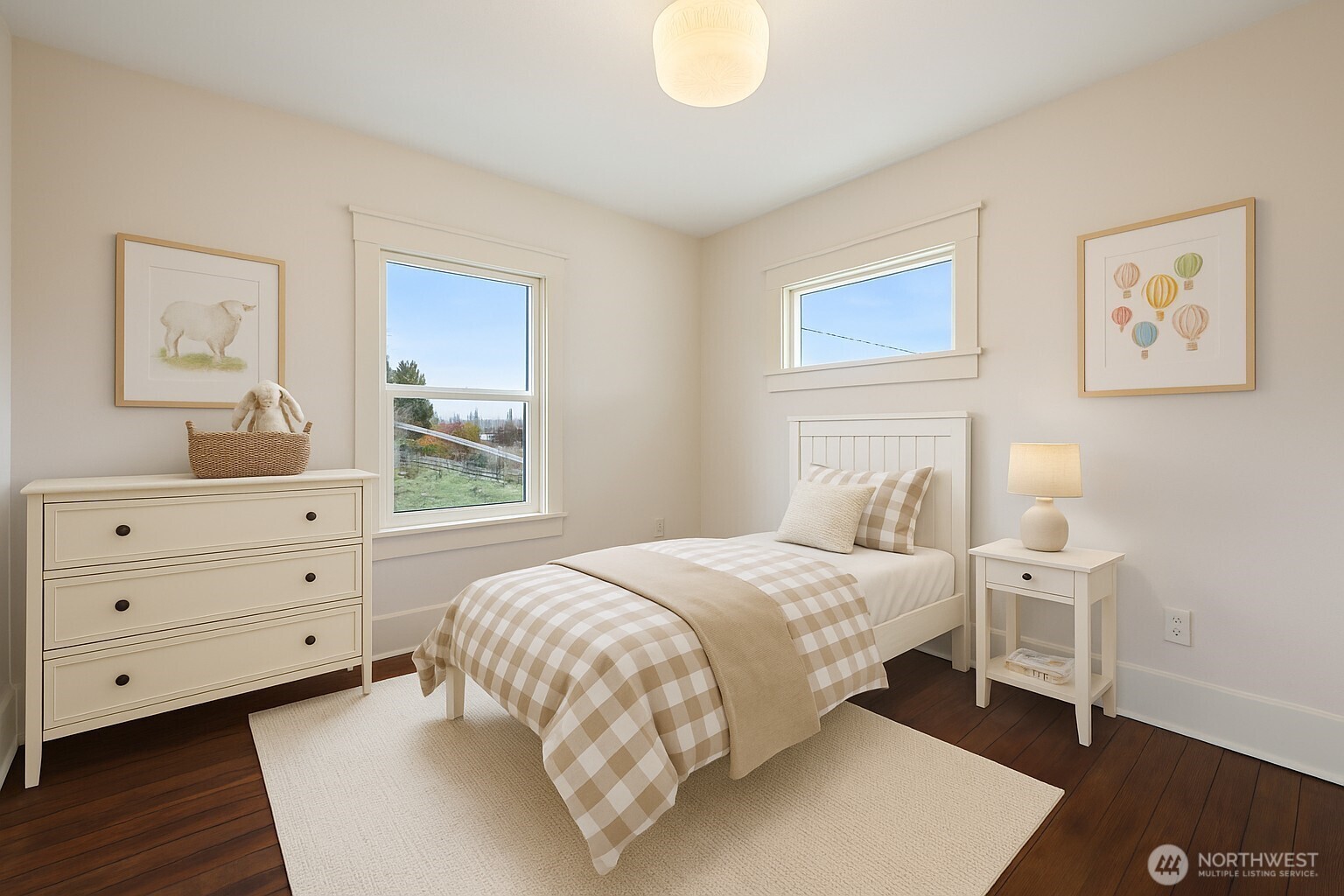 1604 Lincoln Creek Road Rochester, WA 98579 - Photo 26 of 40 a bedroom with a bed and a dresser