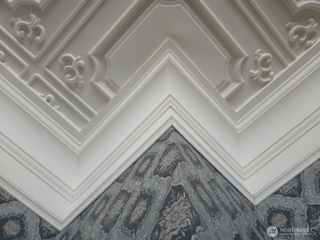 1604 Lincoln Creek Road Rochester, WA 98579 - Photo 7 of 40 a view of a staircase
