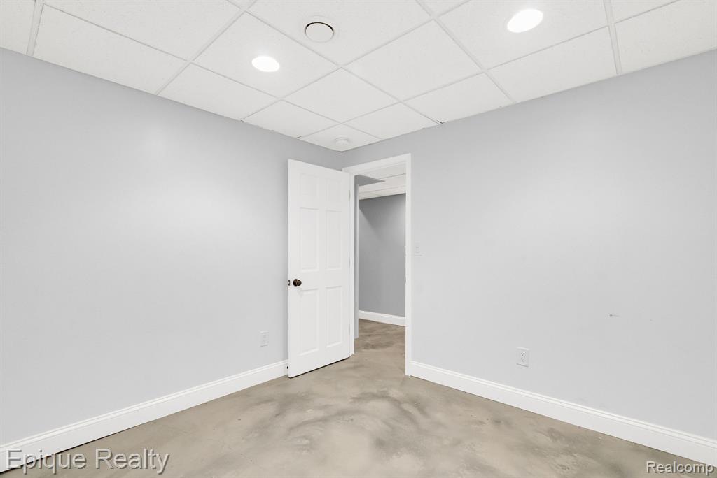 2235 North Long Lake Road Fenton, MI 48430 - Photo 40 of 49