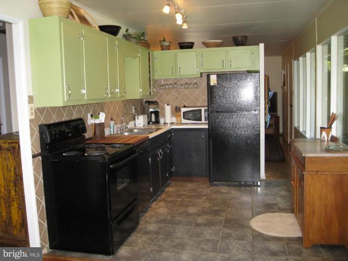 6014 Linganore Road Frederick, MD 21701 - Photo 5 of 14 Kitchen
