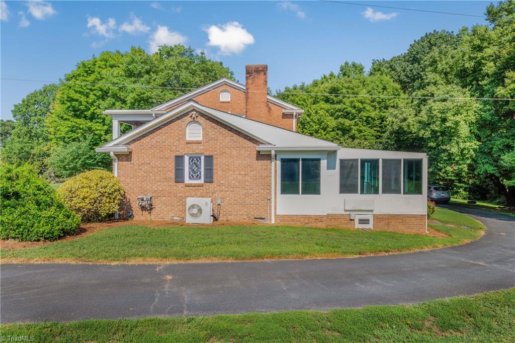 396 Weaver Road Lexington, NC 27295 - Photo 4 of 49 Gallery Image 4