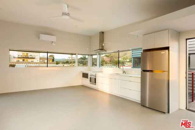 $1,895,000 | 161 North Garden Street, Ventura, CA 93001