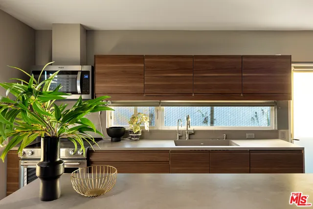 $1,895,000 | 161 North Garden Street, Ventura, CA 93001