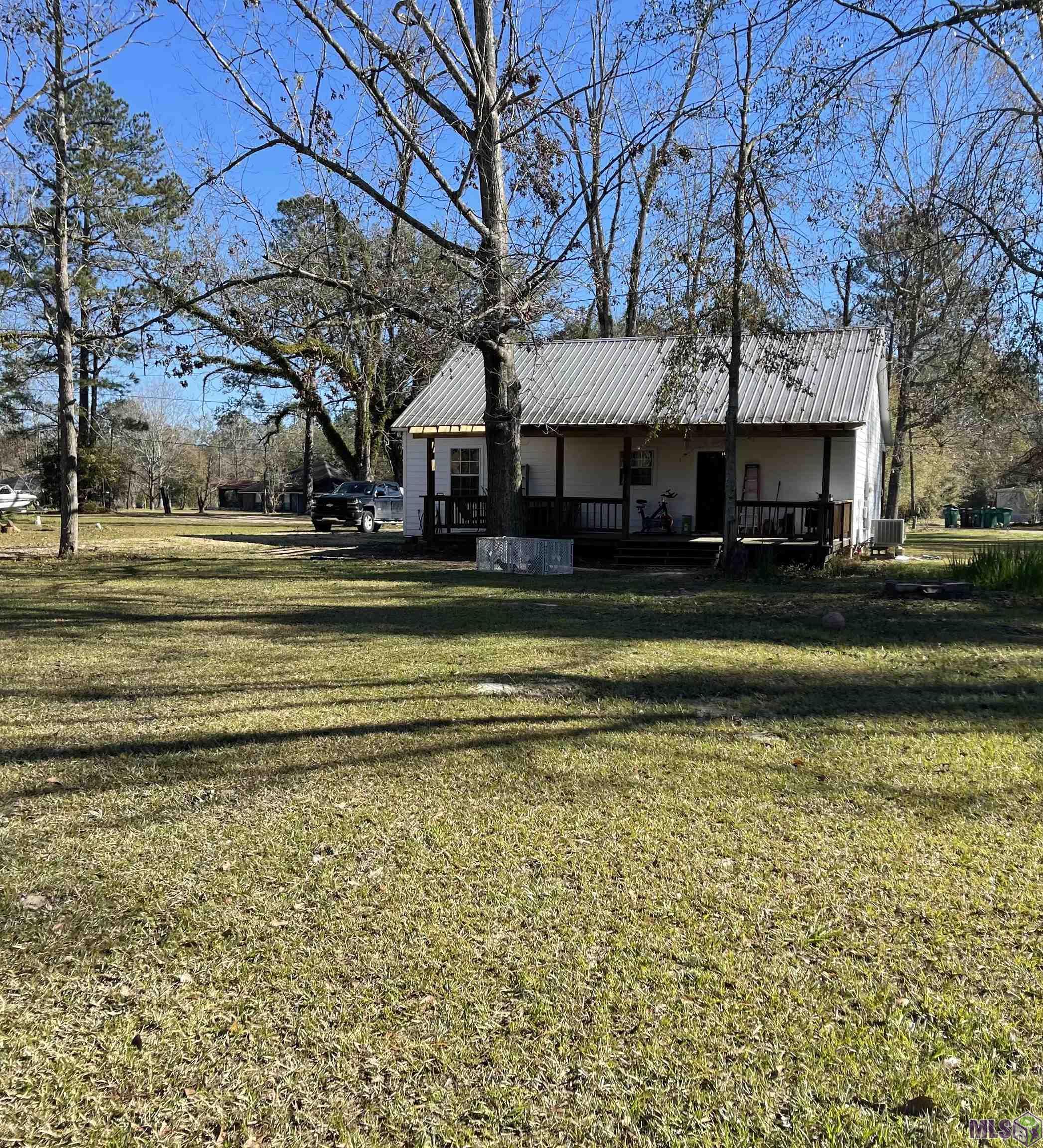 19639 Perrilloux Road Livingston, LA 70754 - Photo 5 of 14 Back Porch