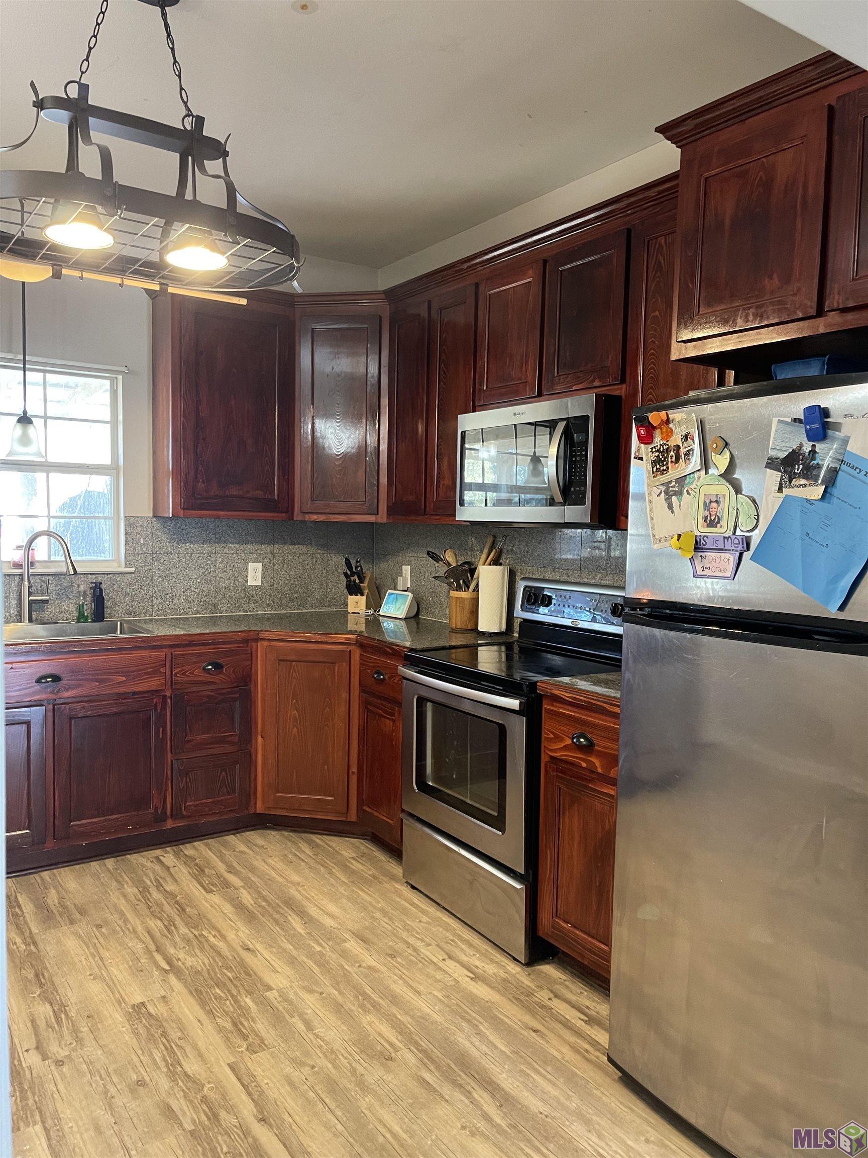 19639 Perrilloux Road Livingston, LA 70754 - Photo 7 of 14 Kitchen