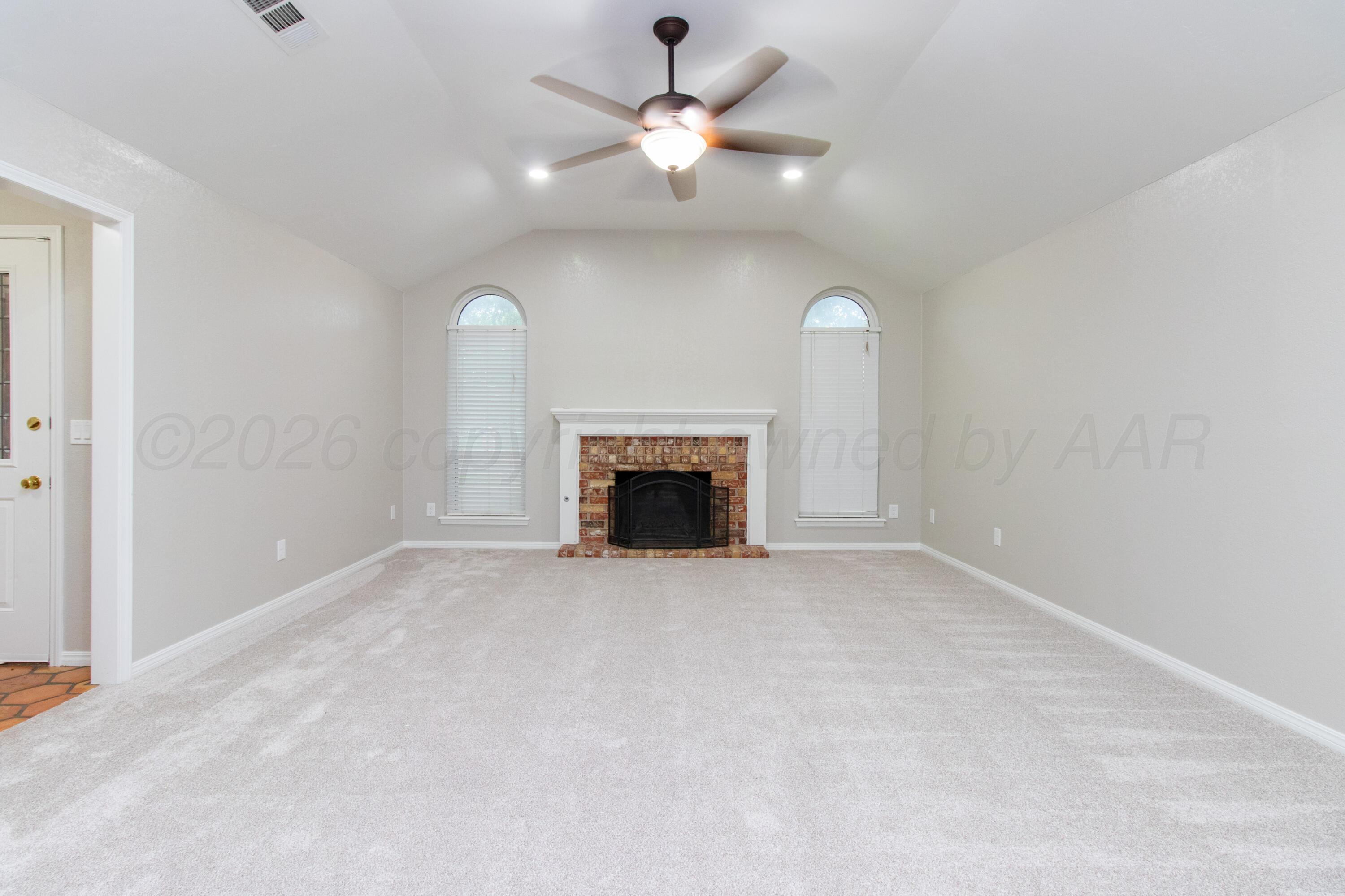 4211 Rondo Avenue Amarillo, TX 79110 - Photo 8 of 35 007