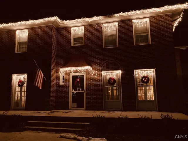 $825,000 | 845 East Main Street, East Aurora, NY 14052