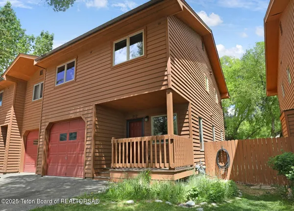 $1,225,000 | 512 South Millward Street, Unit 512, Jackson, WY 83001