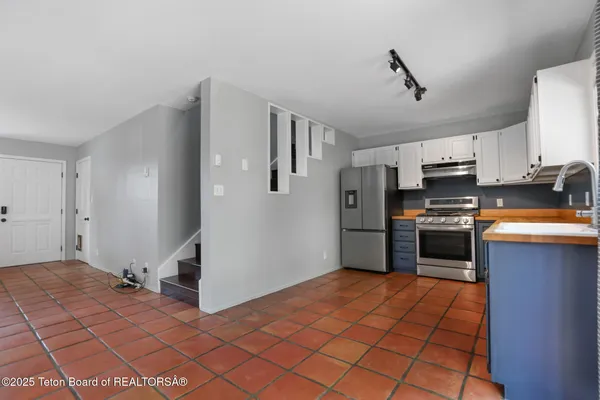 $1,225,000 | 512 South Millward Street, Unit 512, Jackson, WY 83001