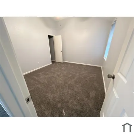a black and white photo of a room