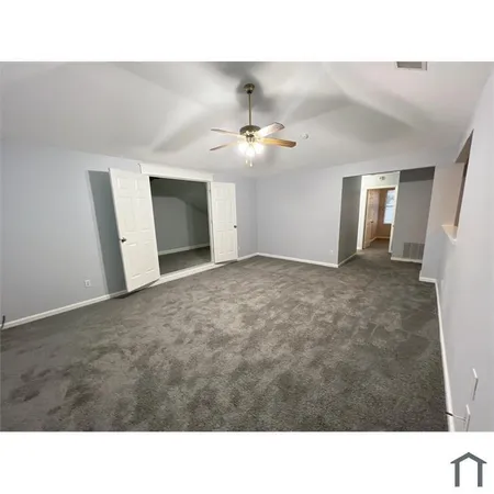 a black and white photo of a room