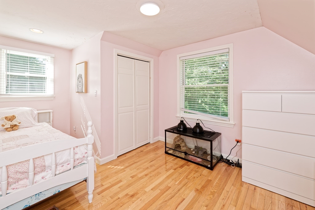 24 Woodland Road Uxbridge, MA 01569 - Photo 23 of 35