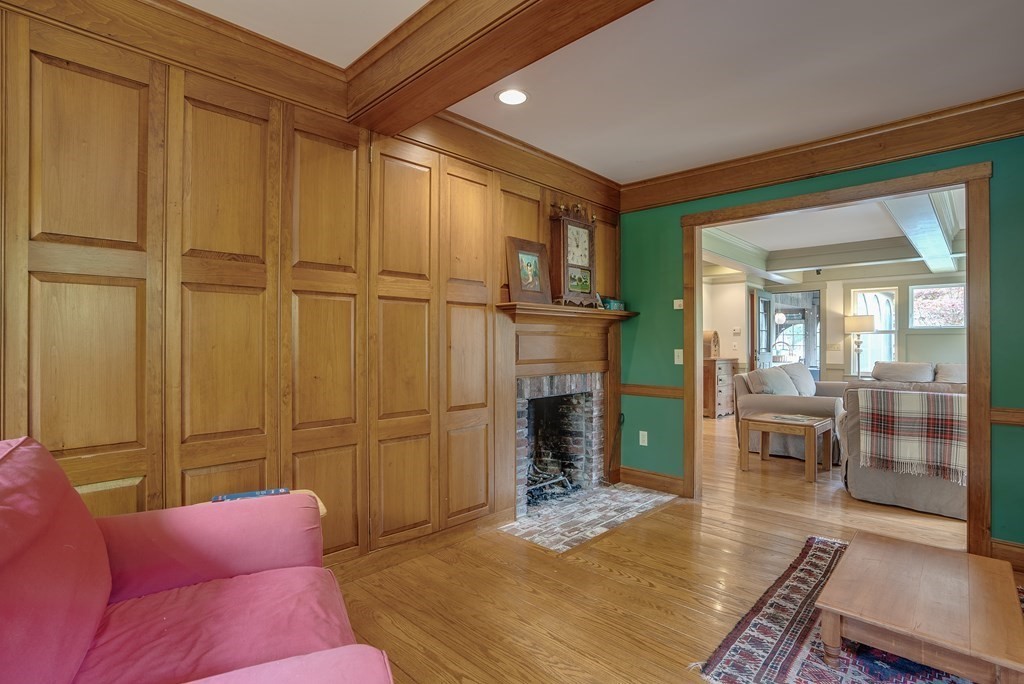 916 Chase Road Lunenburg, MA 01462 - Photo 23 of 42 a living room with furniture