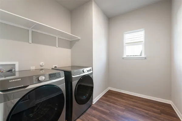 $439,999 | 17608 Caldera Way, Manor, TX 78653