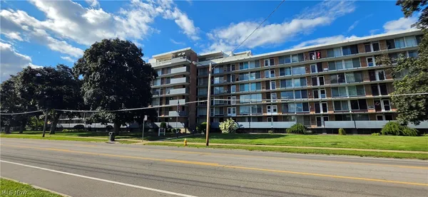 $89,500 | 2331 East Market Street, Unit 414, Akron, OH 44312