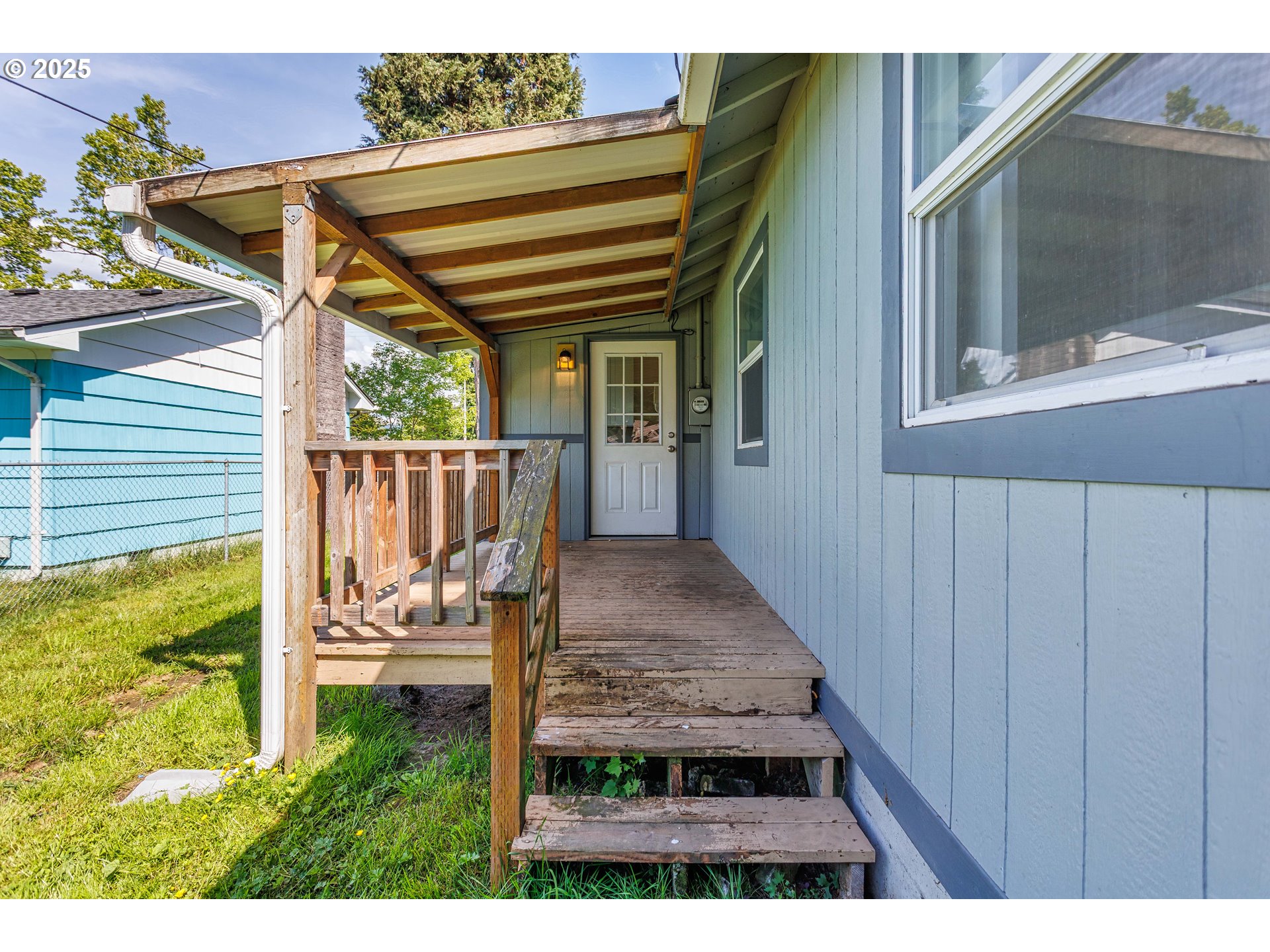 1617 7th Avenue Longview, WA 98632 - Photo 18 of 23 a view of outdoor space and porch