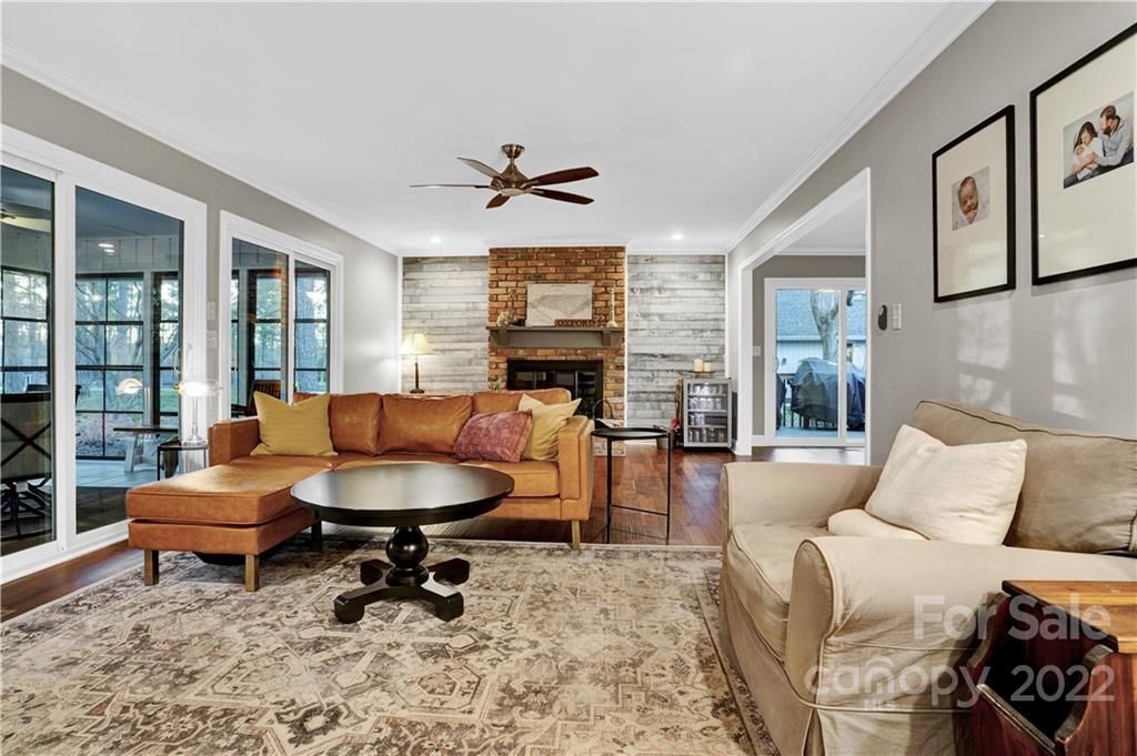 26 Hamiltons Ferry Road Lake Wylie, SC 29710 - Photo 10 of 40 Gallery Image 10