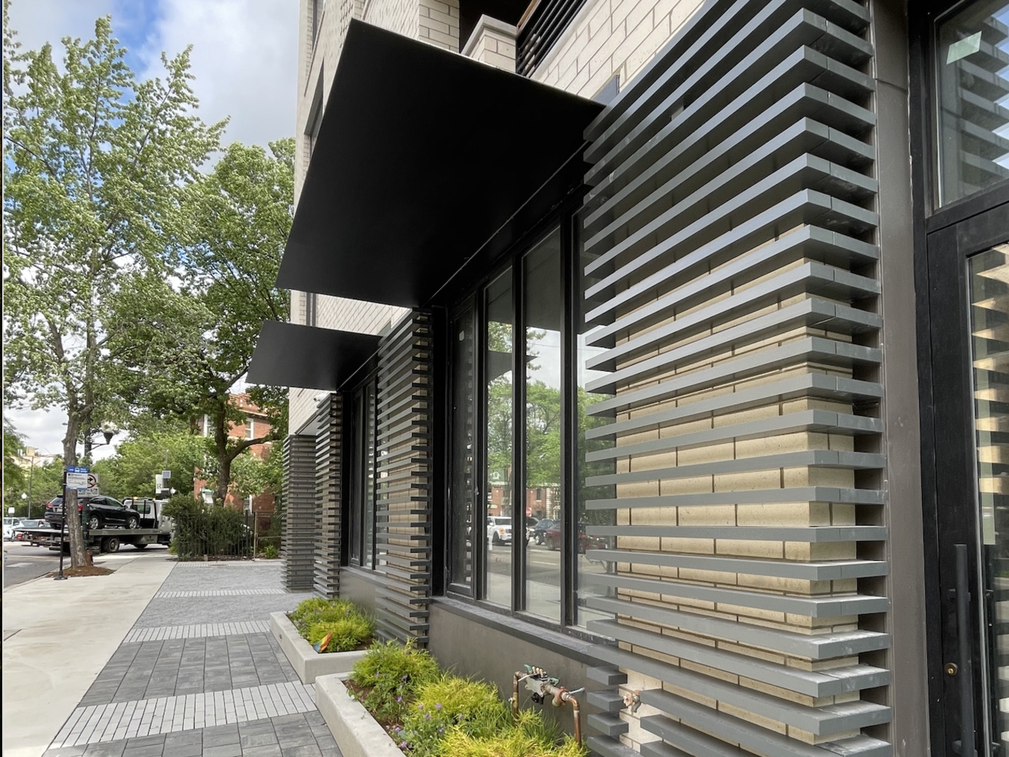 5691 North Ridge Avenue, Unit 201 Chicago, IL 60660 - Photo 1 of 31 a view of a backyard