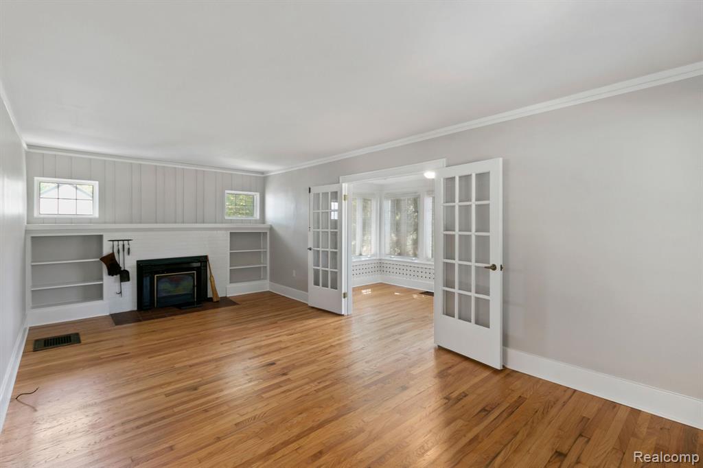 398 Sheldon Road Plymouth, MI 48170 - Photo 5 of 35