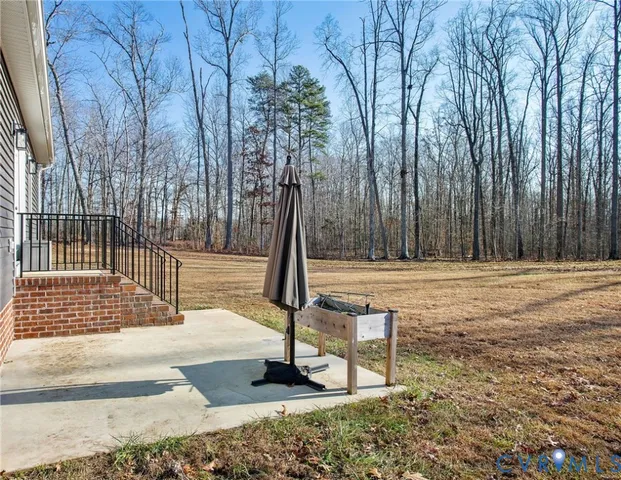 a view of outdoor space with entertaining space