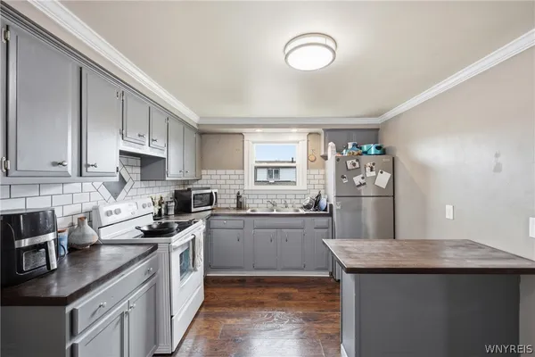 $298,000 | 75 Theresa Drive, Cheektowaga, NY 14227