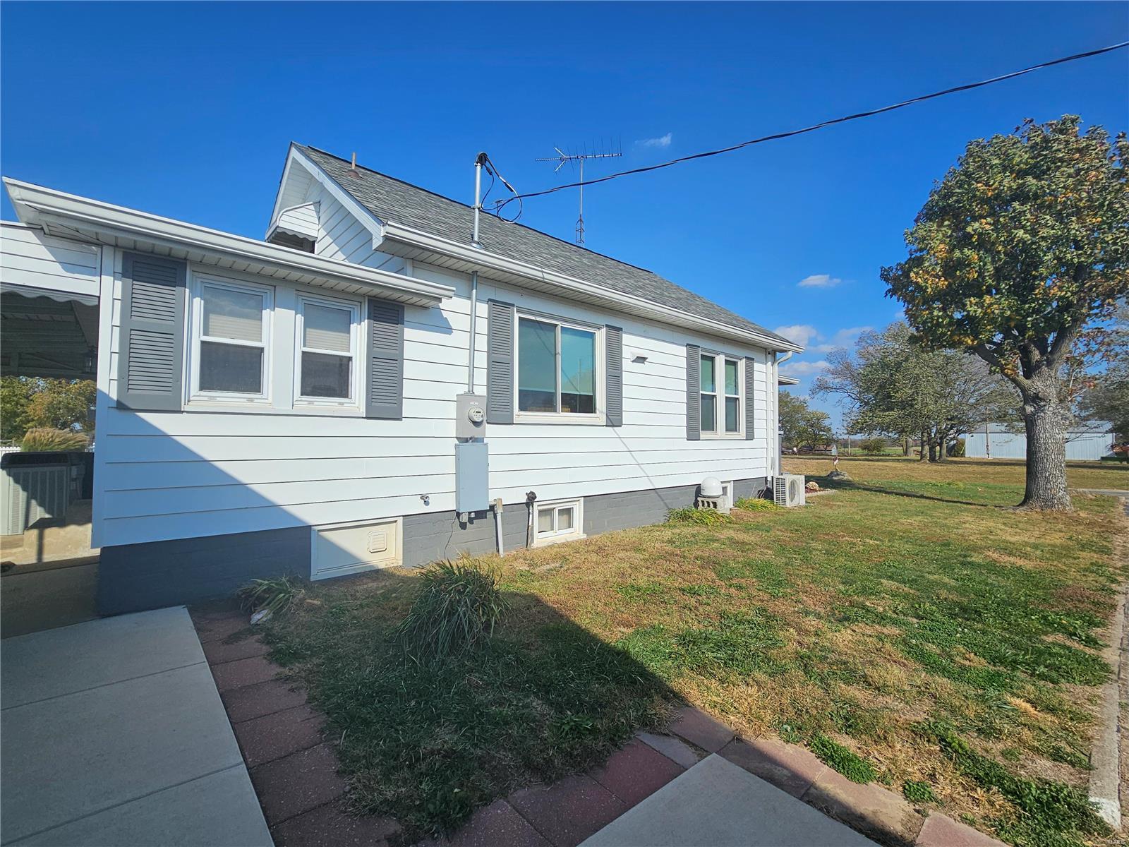 4801 Chester Road Chester, IL 62233 - Photo 3 of 31
