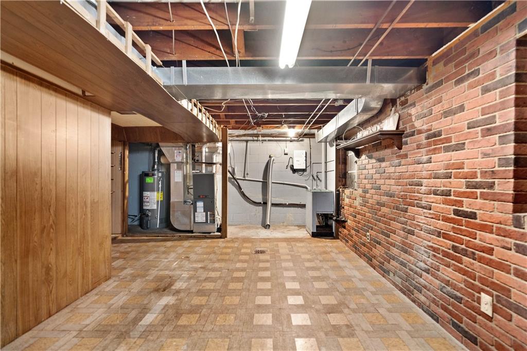 106 Fenway Road Pittsburgh, PA 15209 - Photo 25 of 25 a view of a garage